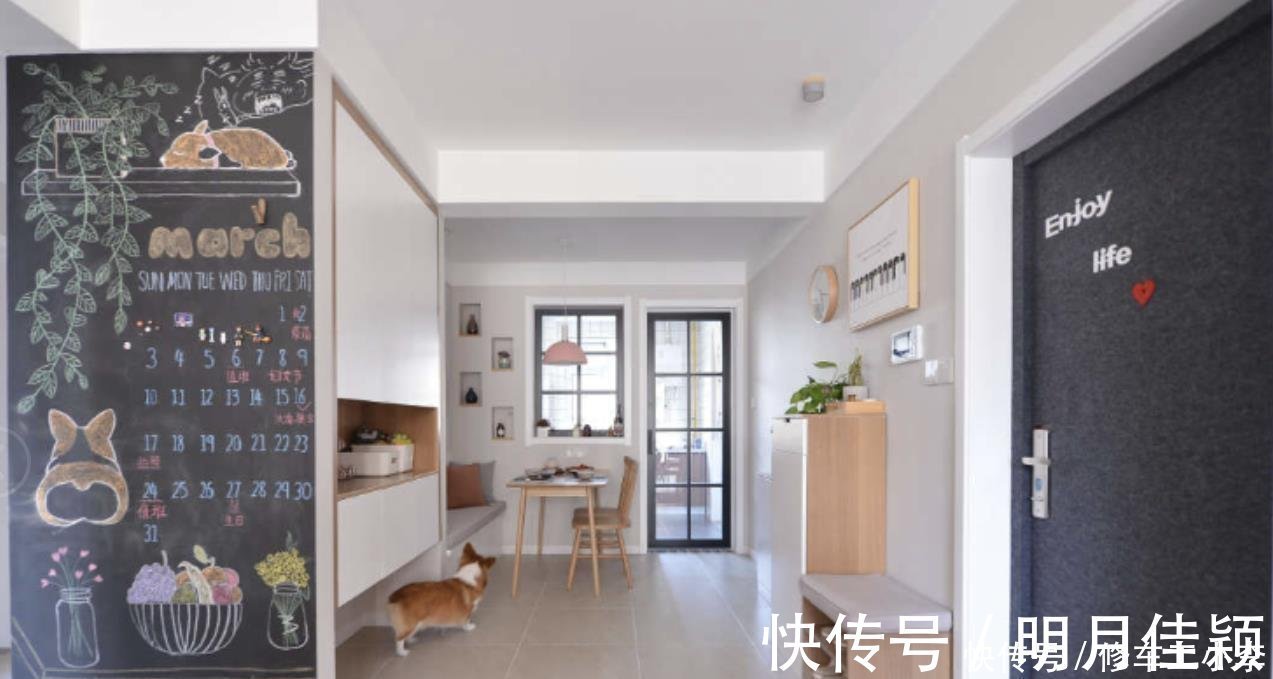 阳台|客厅造个“假阳台”，一进门就被迷住了，这套92㎡新房，太温馨