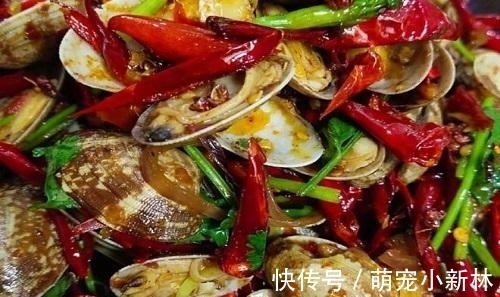 沙子|花甲还在用盐水去沙吗?饭店大厨教一招,2分钟将沙去的干干净净