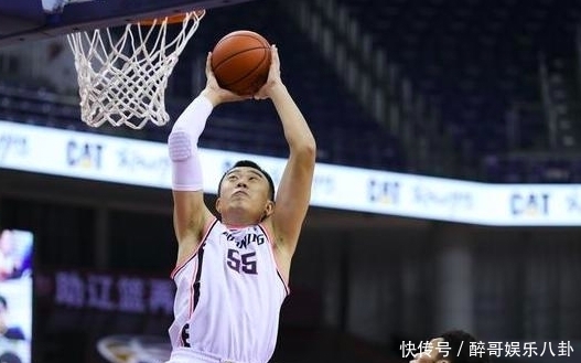 击溃姚明母队,郭艾伦抢断,赵继伟连中3分