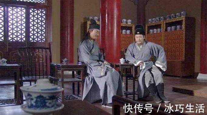 行医!少年中秀才,三次科考却落榜,转行后写本书风靡世界