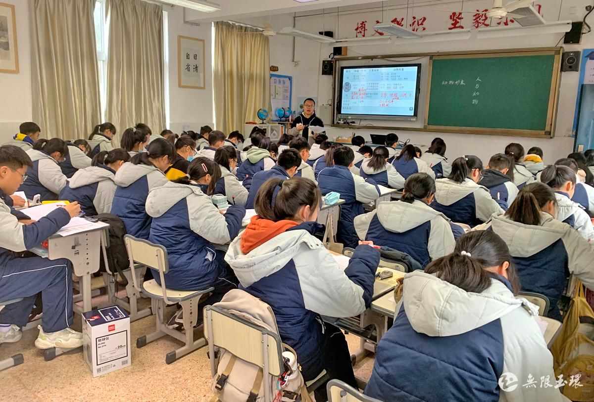 学生|“双减”下的首个期末复习 老师忙减压 学生自主学