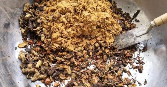 别发愁，养花不会施肥啦，用这3样有机肥，好用又不烧根