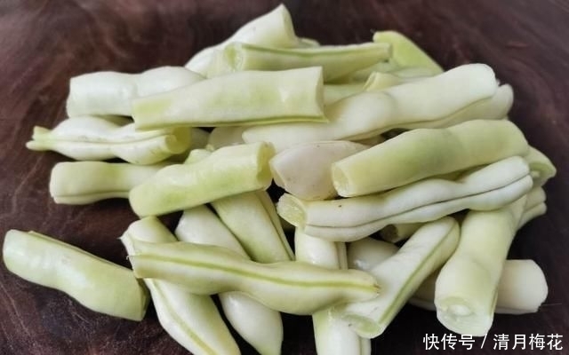 简单|立夏后,遇到这菜我一买就是5斤,比茄子香,比黄瓜鲜,做法简单