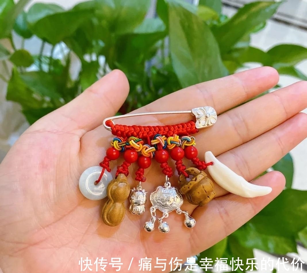辟邪|小宝宝的辟邪之物,加入珠宝元素后兼具功能和时尚性,不要太好看