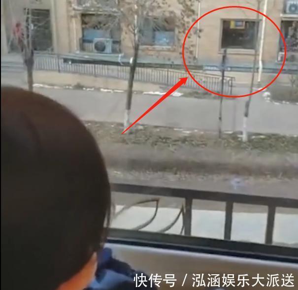眼神|妈妈关掉电视后,女儿趴在窗台一个多小时,顺着女儿眼神妈妈慌了