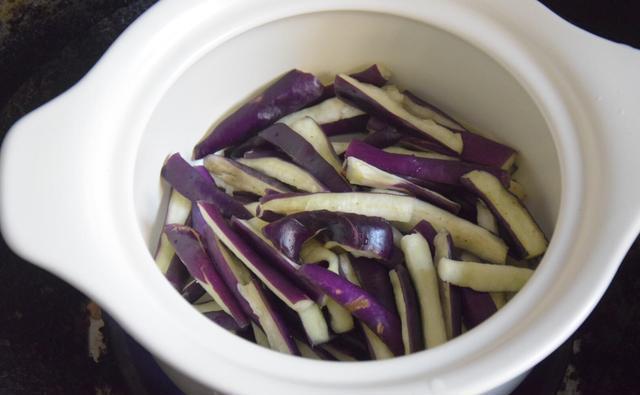茄子此做法,鲜香解馋,儿子又多吃了一碗饭