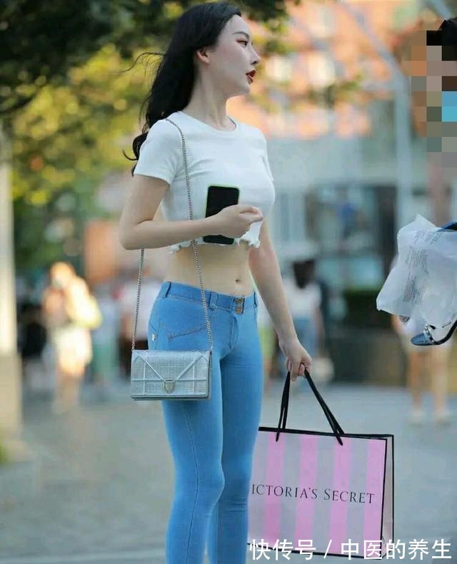 穿搭 用心把时尚个性的单品搭配好，你就会成为街上最亮的风景线！