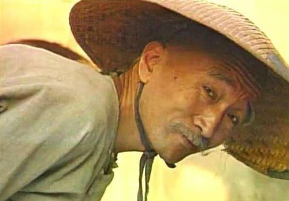 推翻|考古专家发现刘罗锅墓,在棺椁中找到一物,推翻了所有野史记载