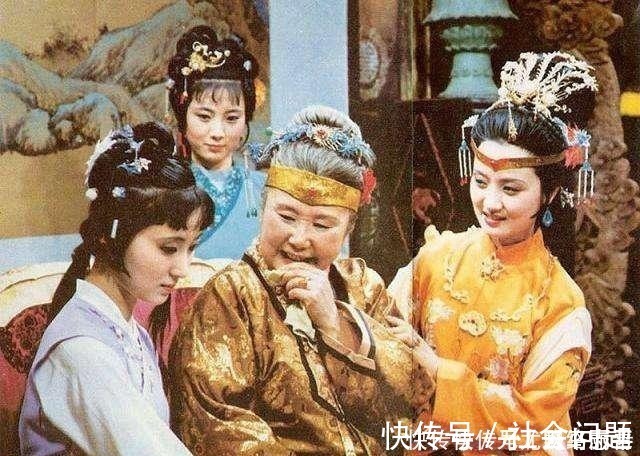 薛宝钗|贾探春为何公然要将薛宝钗撵出大观园?其实不只是她一个想撵