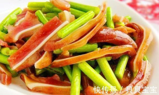 热水泡脚|最近持续最低温度0度很多人感冒发烧，多吃杀菌菜，预防感冒