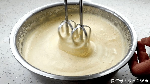 好看|广式早茶“黄金糕”,不用烤箱就能做,像鱼翅像蜂窝,好看又好吃