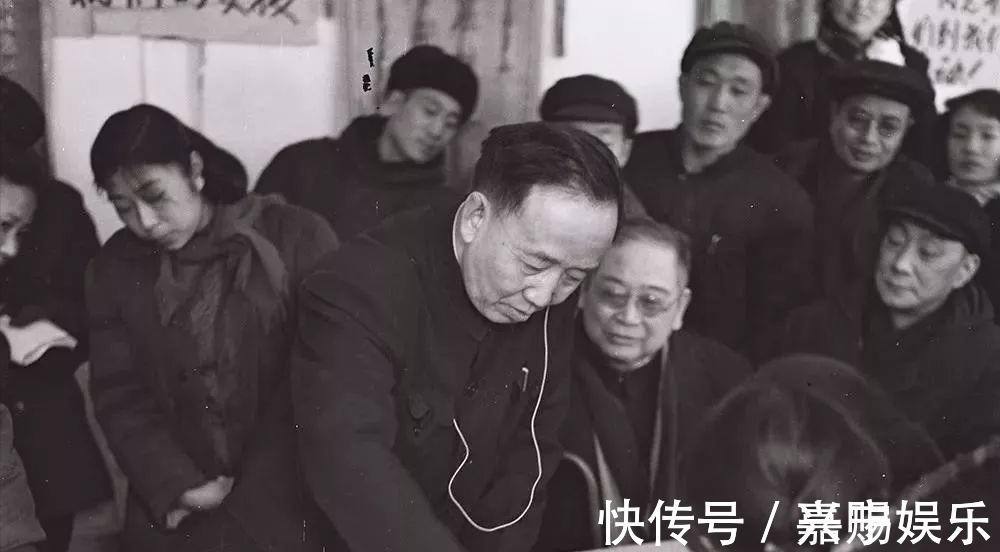 巨作$郭沫若鲜为人知的8幅书法巨作,笔墨鸾飘凤泊,堪称登峰造极之作