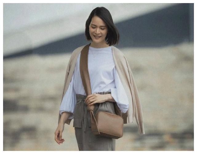 中老年 女人50以后,最好避开这4款发型,第1款显老、第2款显胖,认准了