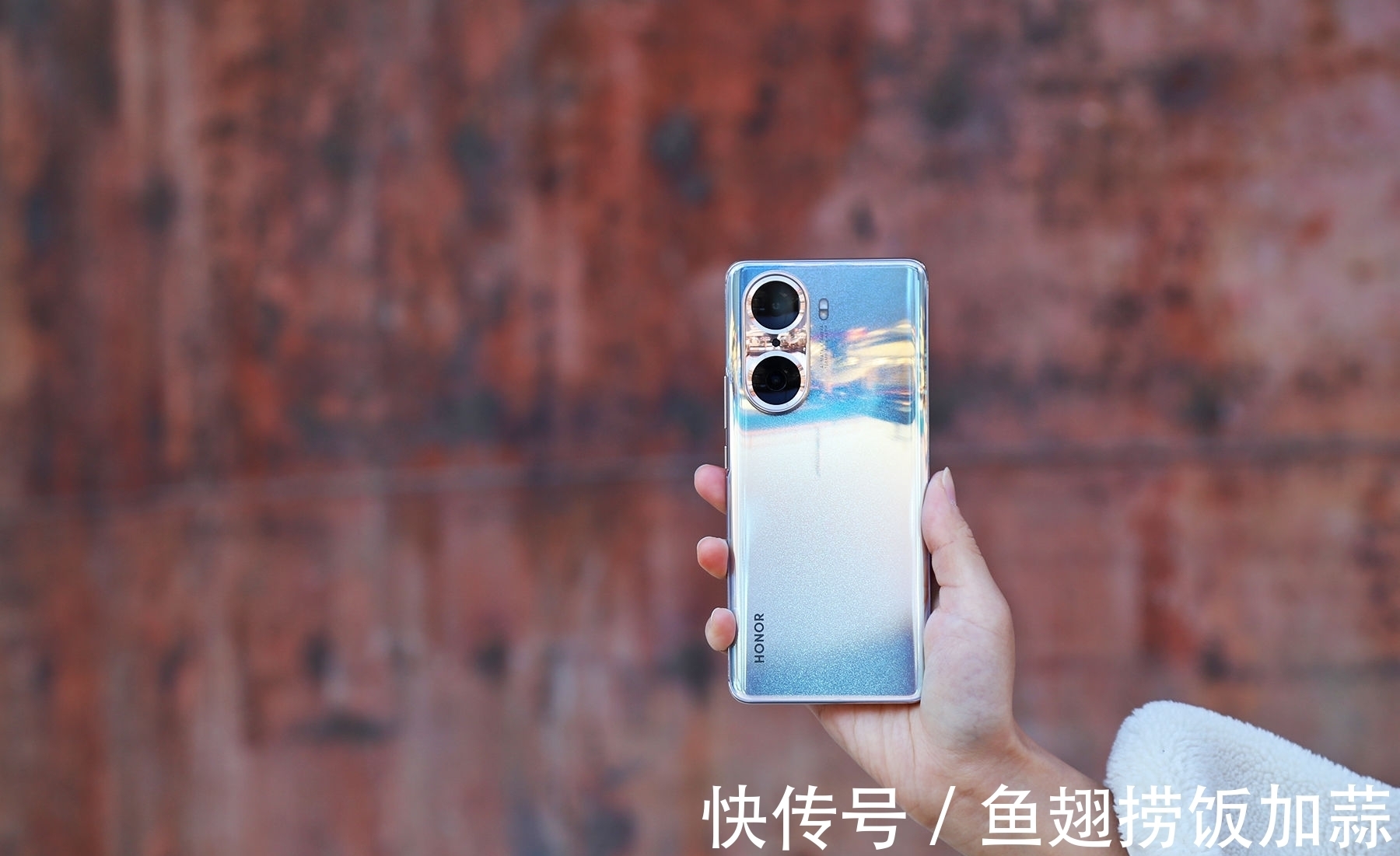 oppo|极客简报｜小米 12 三箭齐发；moto 抢发骁龙 8；蔚小理销量破万