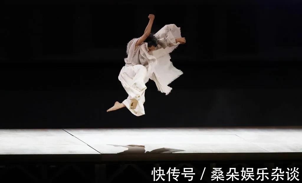 舞蹈|东京奥运开幕式舞蹈阴森可怕像鬼片,网友:贞子既视感真是重口味