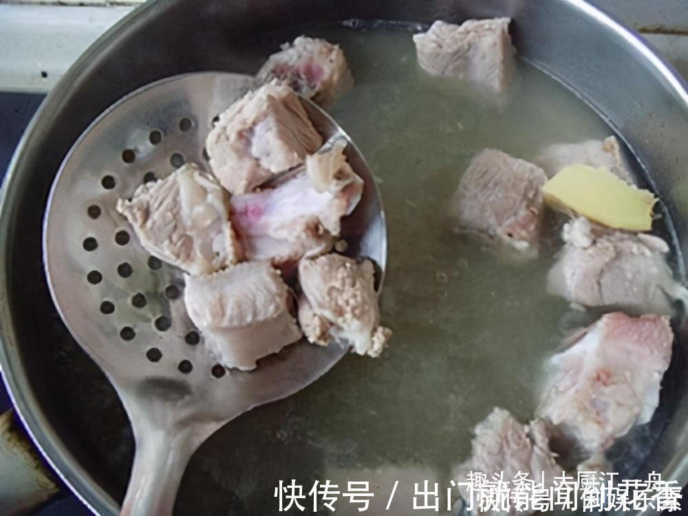 炖排骨时,切忌这3点,难怪腥腻不好吃,你还不知道吗