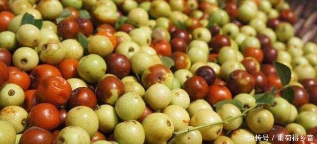 土豆维生素C含量，是苹果的7倍，可蒸着吃好，还是过油炒好