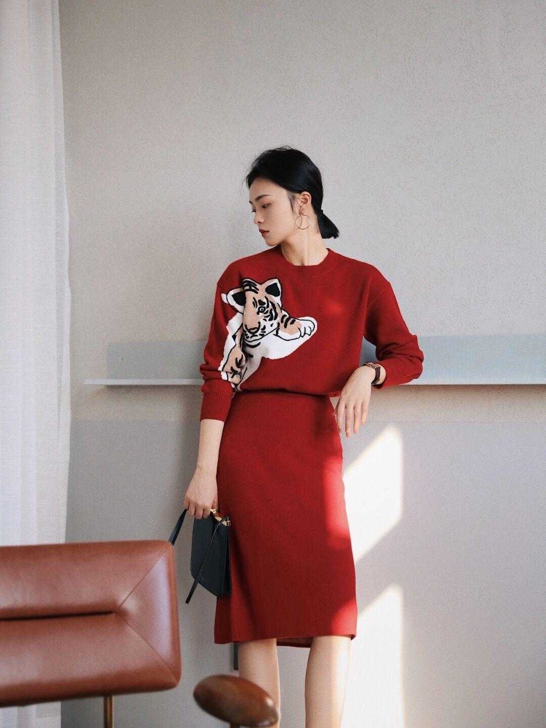 小老虎|冬天穿衣一定要有氛围感!选择这几款“小老虎”单品,可爱又减龄