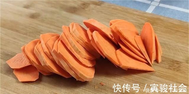 家里有红薯的试试这个做法，不烙不油炸，层次丰富软糯香甜