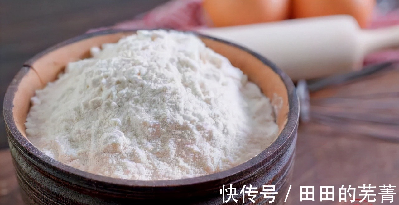 面筋|内行人买面粉，不只看价格，认准面袋上的一行字，挑出劲道好面粉！