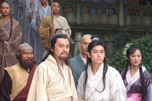 乔峰|天龙八部中，他是段誉第二任皇后，比王语嫣漂亮，曾被乔峰训斥