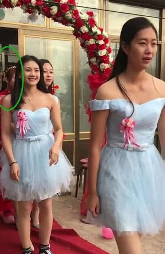 闺蜜|婚礼现场,伴娘实力“挡镜头”,新娘一脸无奈:今天是我结婚吗?