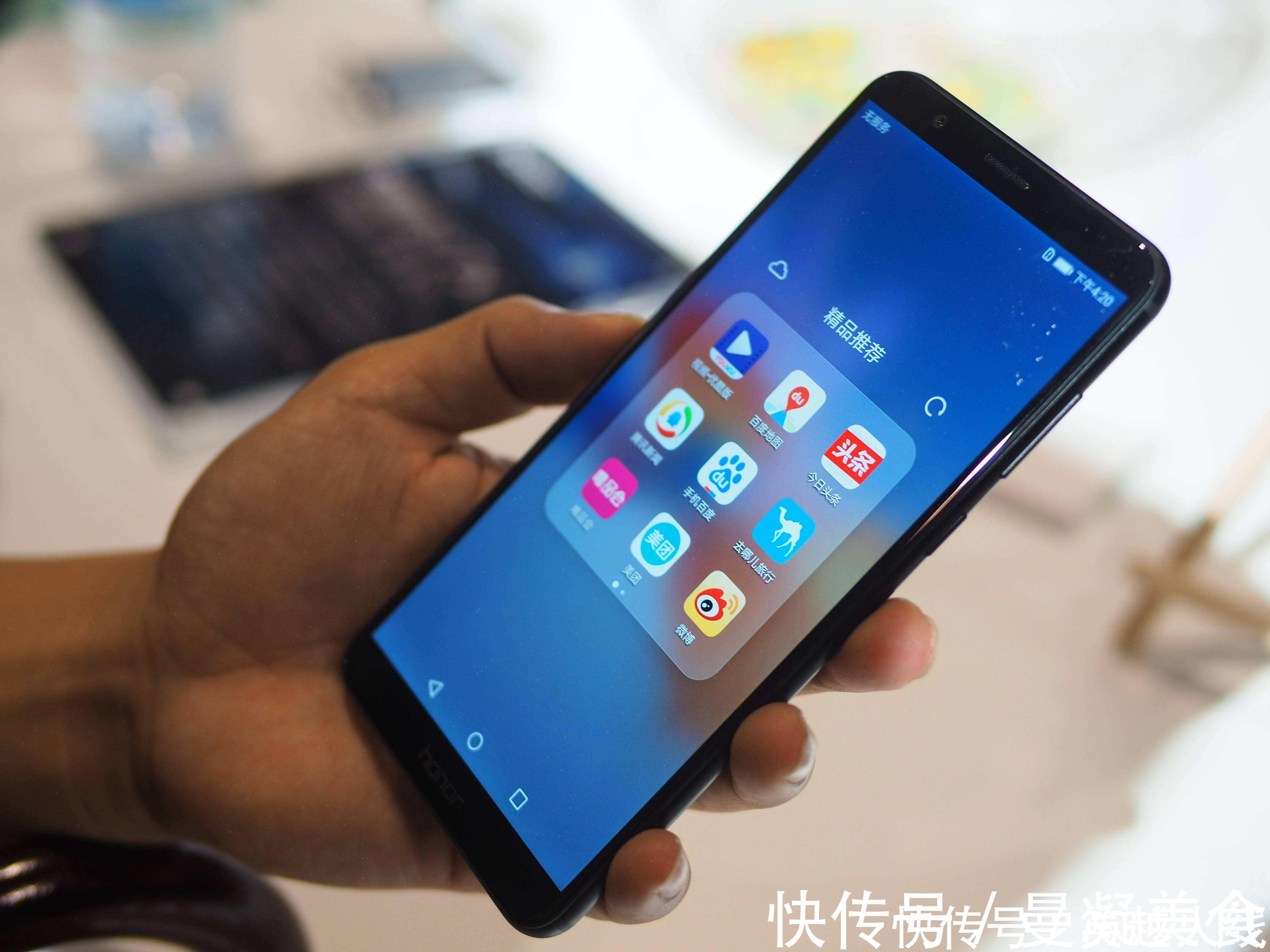 女生们 女生们的包包里到底装了些什么东西经过我了解发现,真不一般