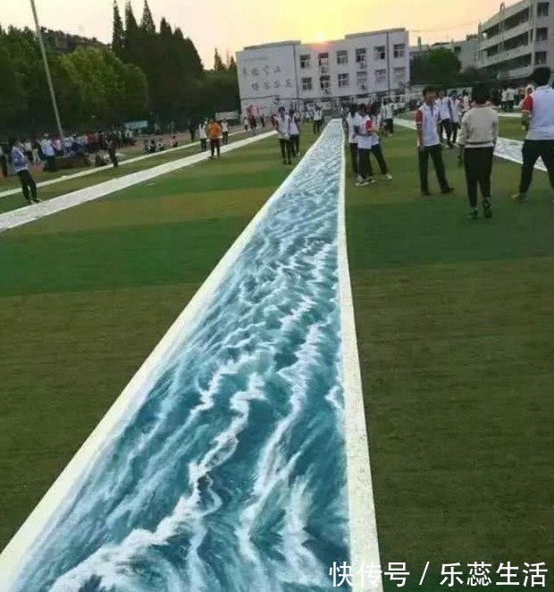 成墨#美术教师耗时38年,画7500米长的画,如今欠债80万,要卖房抵债