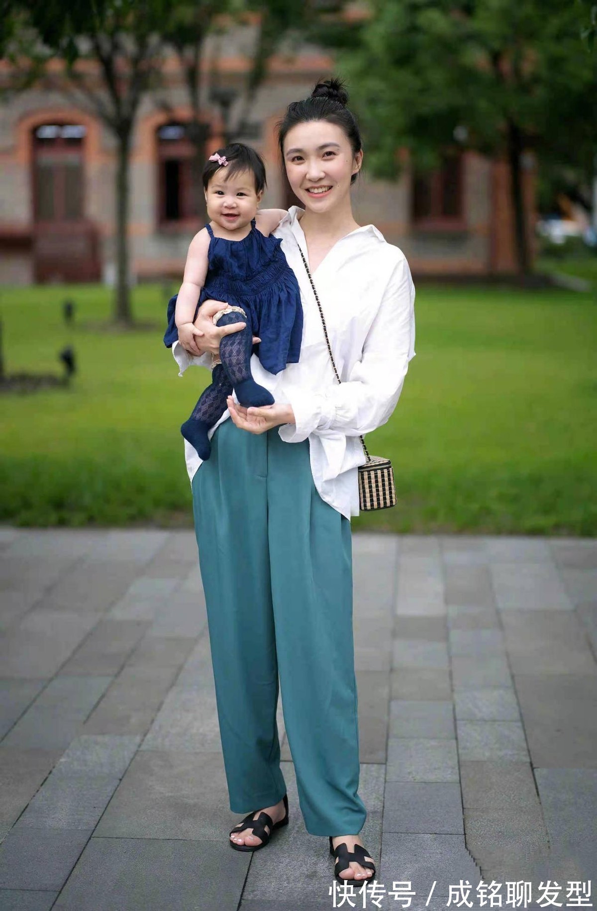 搭配|精致优雅风冬装搭配来袭,高级大气还减龄,大龄女性的必备穿搭