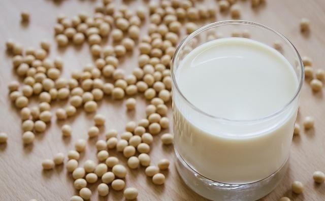 喝牛奶|长寿老人抗癌秘密多吃3菜、多喝3奶,预防癌症从饮食开始