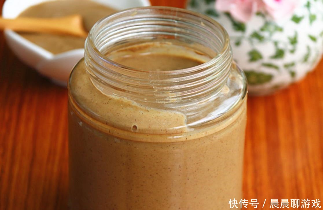 想吃芝麻酱不用买,在家5块钱自制一大罐,味道香浓无添加