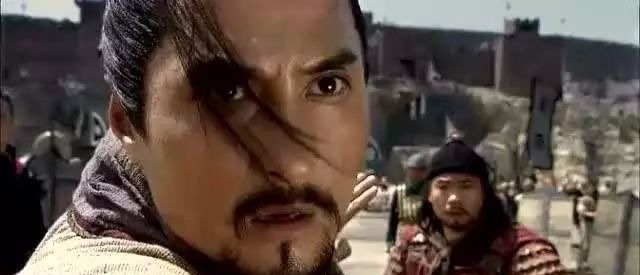 你认为水浒传中的呼延灼生死大战林冲,谁会更胜一筹!