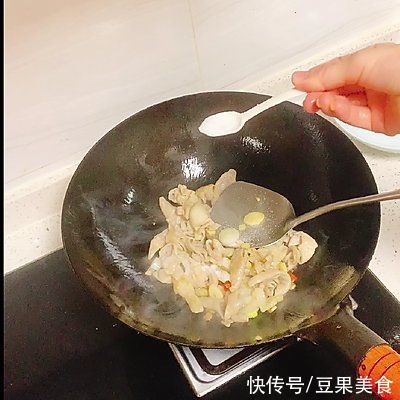 大肠|辣椒炒大肠你这么做，不怕你不上瘾