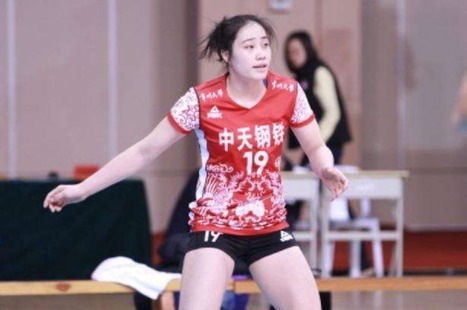 深圳女排|女排喜讯!张常宁前队友迎婚讯,1米9老公是军人,比吴冠希还帅