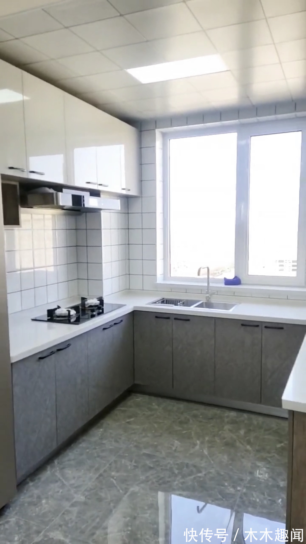 现代风格|102平方新房设计三个卧室,简约时尚现代风格,开放式厨房真显大