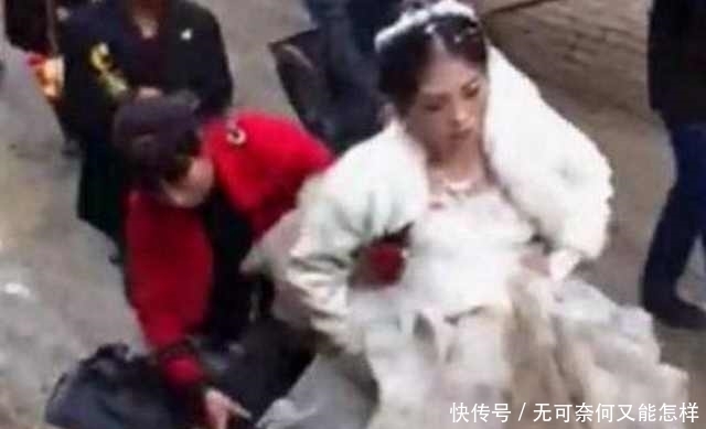 愤怒|新娘的婚纱沾满泥巴,新郎却回过头做了一事,网友愤怒:别嫁了!