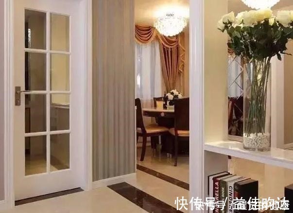 人性化|值得借鉴的轻奢风新房,玄关很“人性化”,简单轻装饰很舒服!