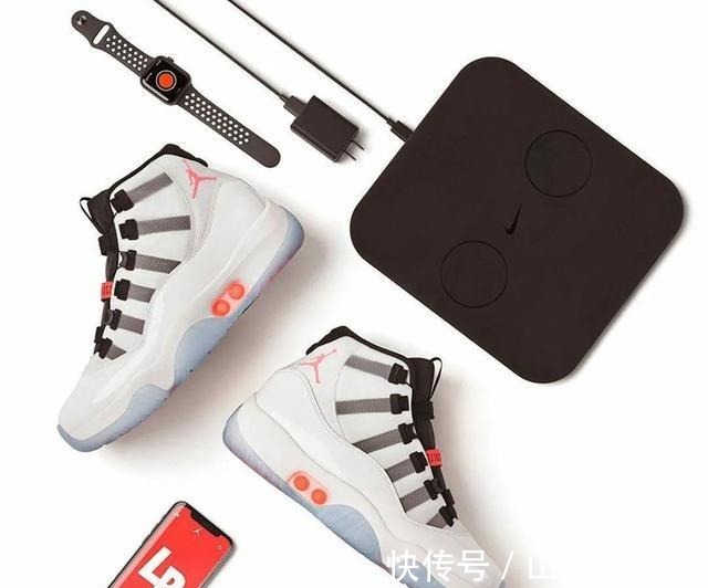 adapt 耐克推出重磅鞋款!不用手就能穿脱的鞋子!你绝对没见过……!
