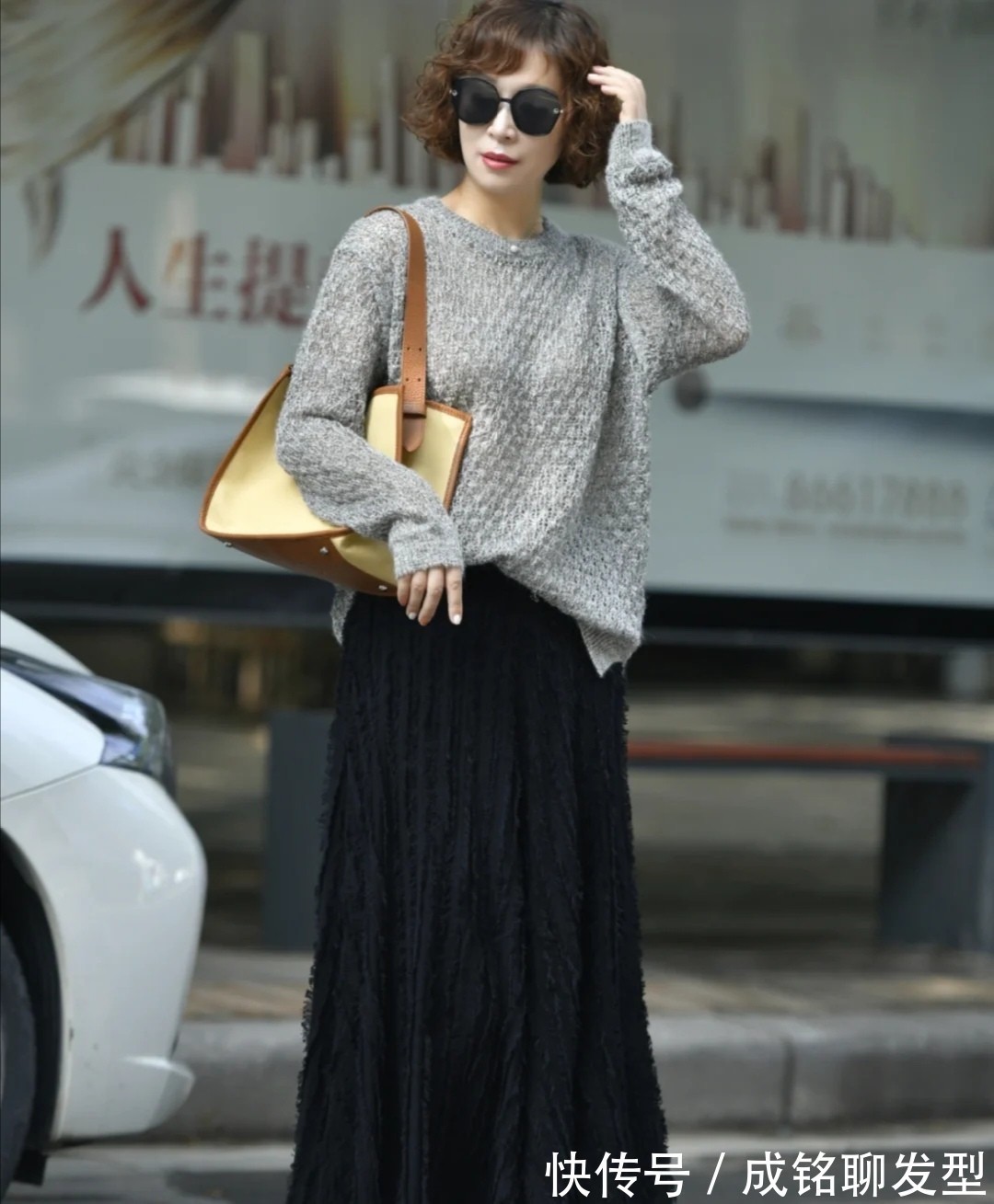 相配|看了这几位50岁姐姐的穿搭,才知道人瘦穿啥都好看,减龄更显气质