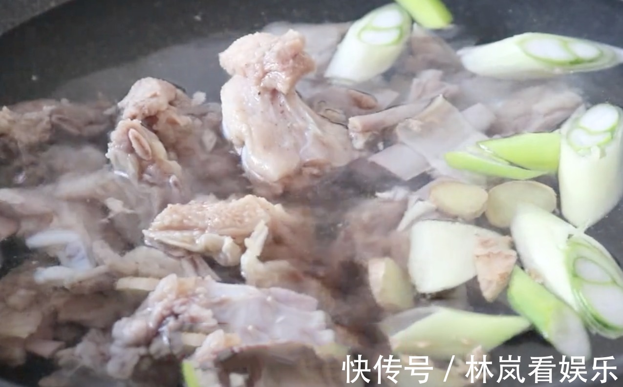 羊肉汤|买点羊肉回家熬点羊肉汤,汤汁洁白,肉质鲜嫩,一大碗都不够喝