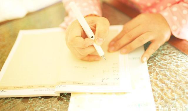 女孩第一次来例假,如果是在这个年龄,今后很有可能是大长腿哦