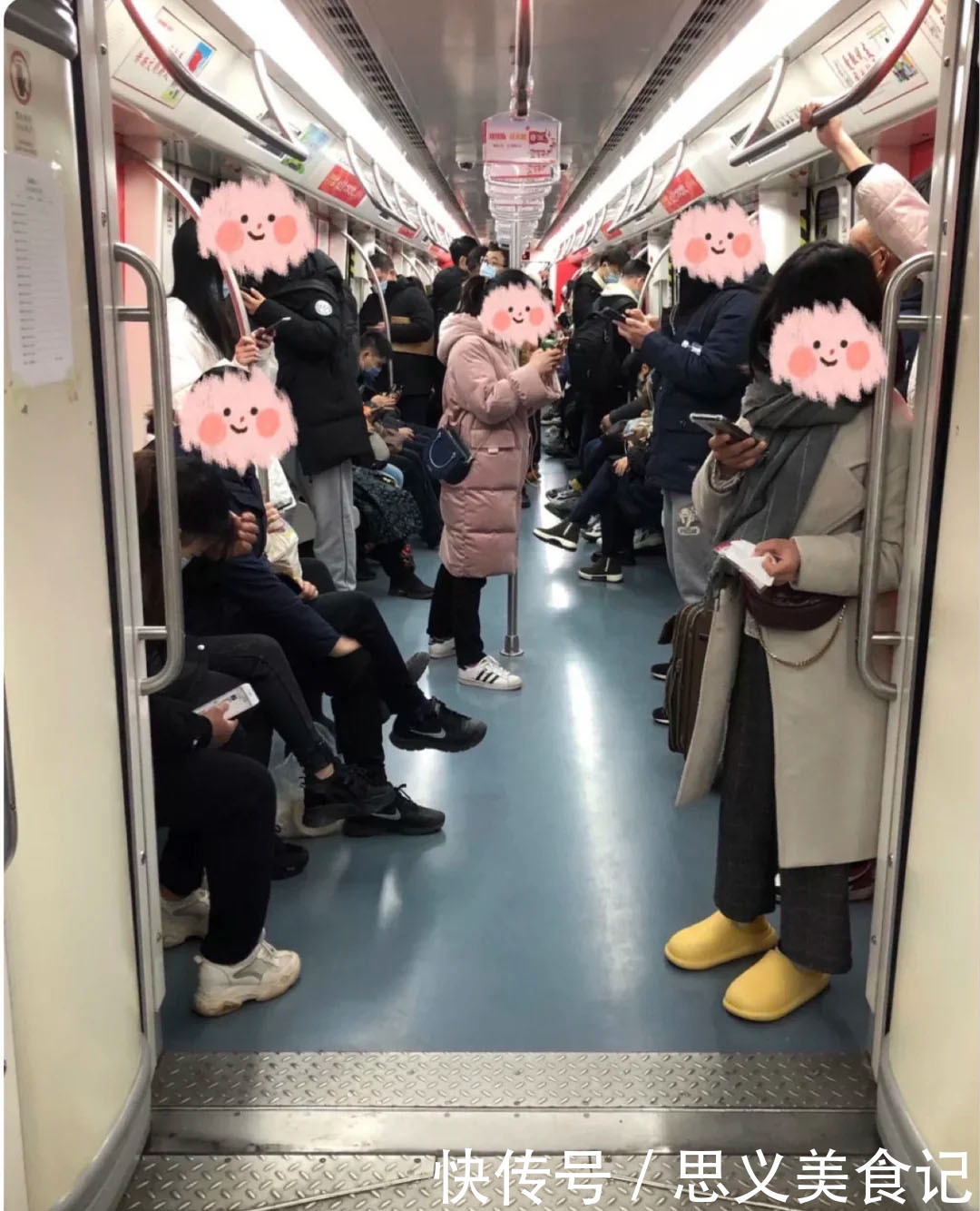 黑色羽绒服+这5条裤子,时髦高级很显瘦