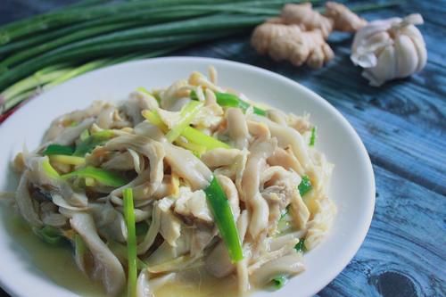 腊月,宁可少吃猪肉,也别错过这菜,滋补又解馋,不懂吃可惜了