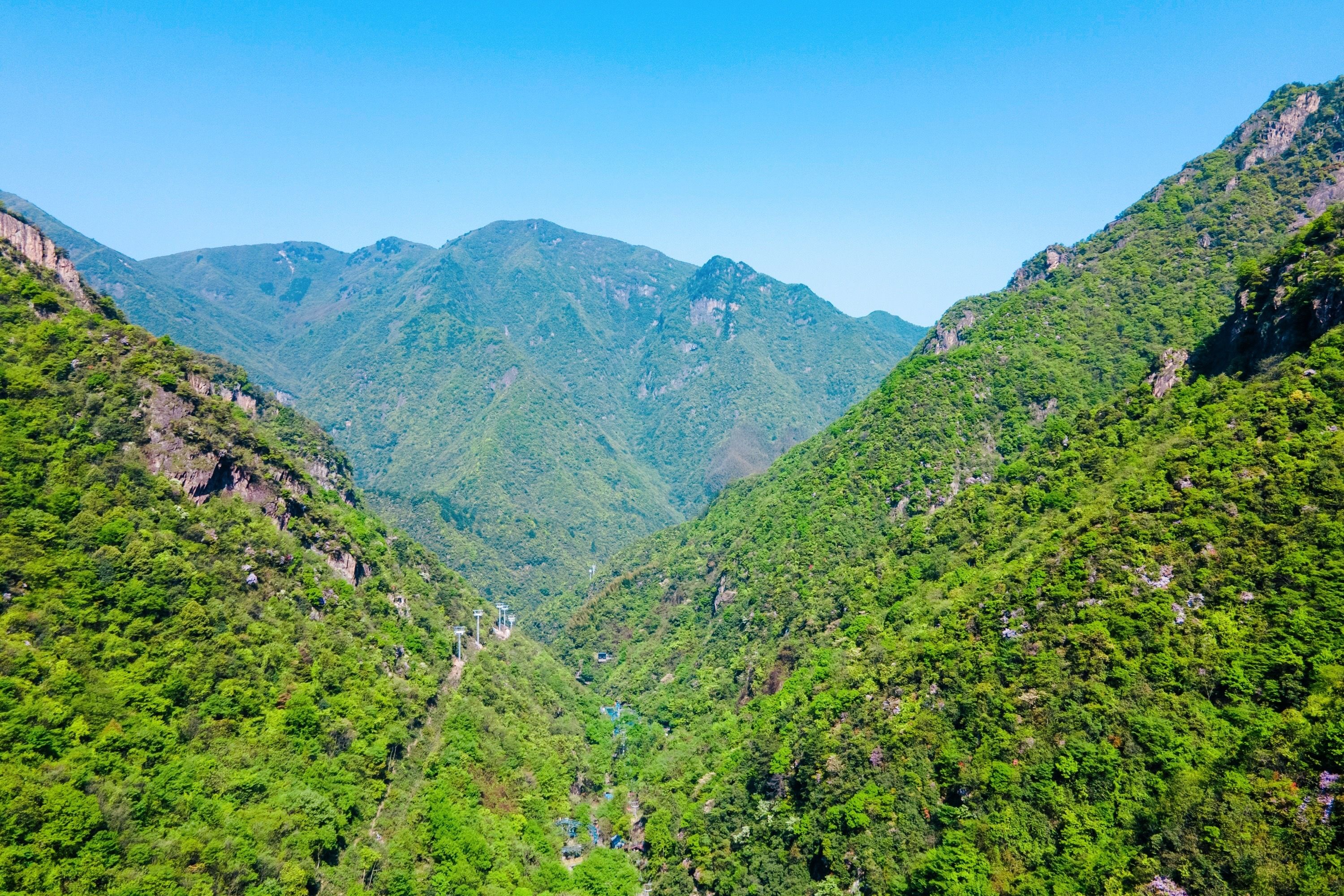 安吉浙北大峡谷，北纬30度线上的奇特山景，九大游乐项目等你挑战