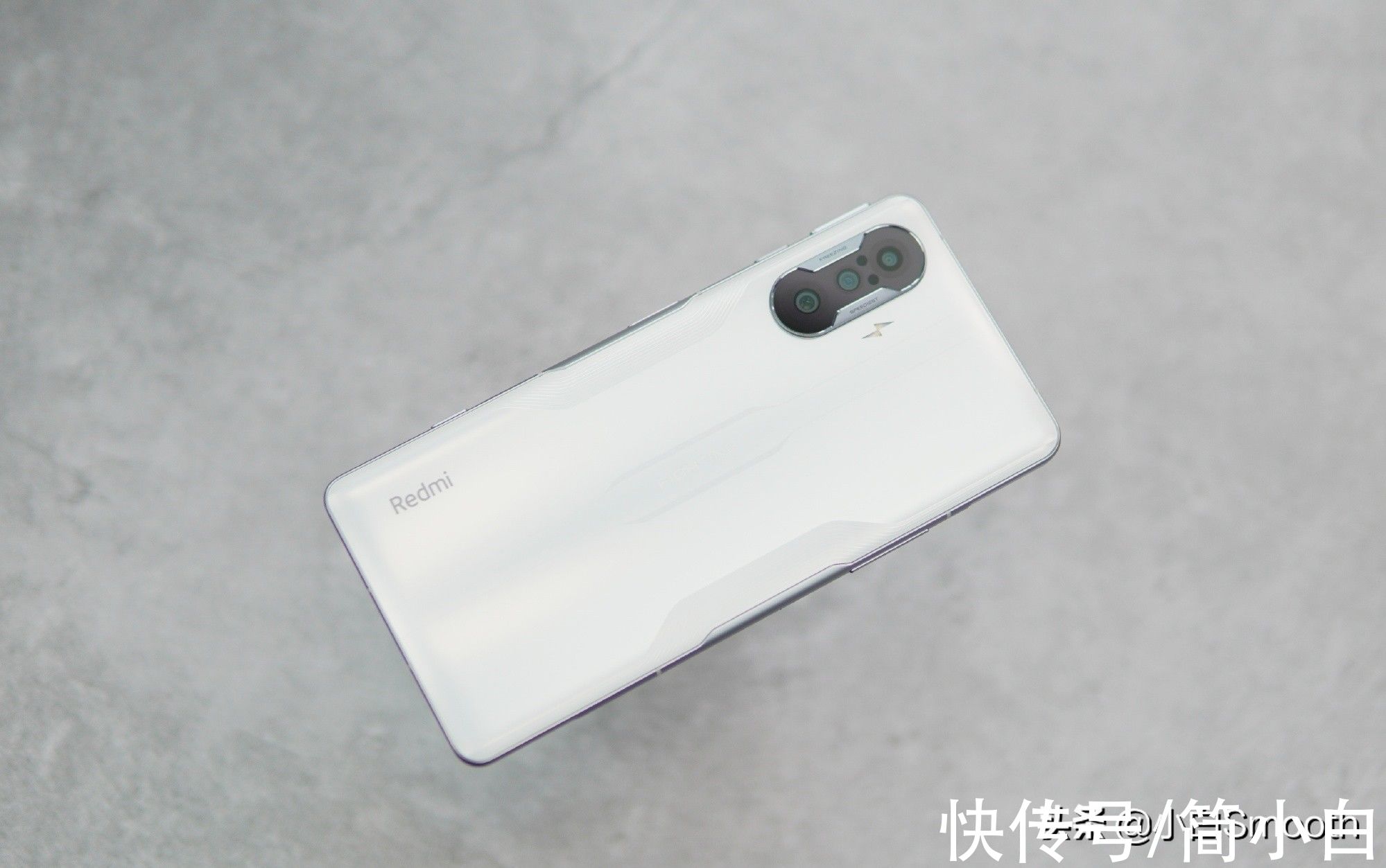 top|67W快充+5065mAh，价格接连跳水！最被低估的实力选手