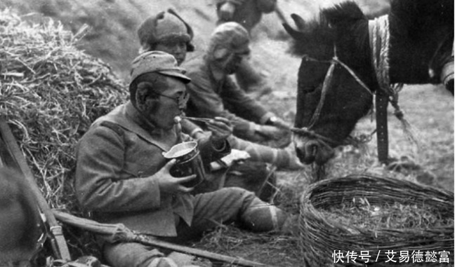 机枪|抗日战争时期，日军俘虏嫌弃饭菜不好，结果排长拿起机枪直接扫射