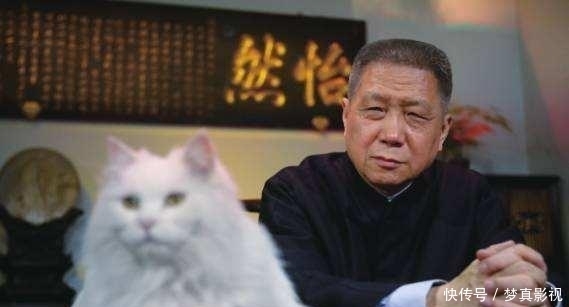 鉴宝|马未都鉴宝很幽默:我不戴白手套,你的“宝物”还没手套值钱!