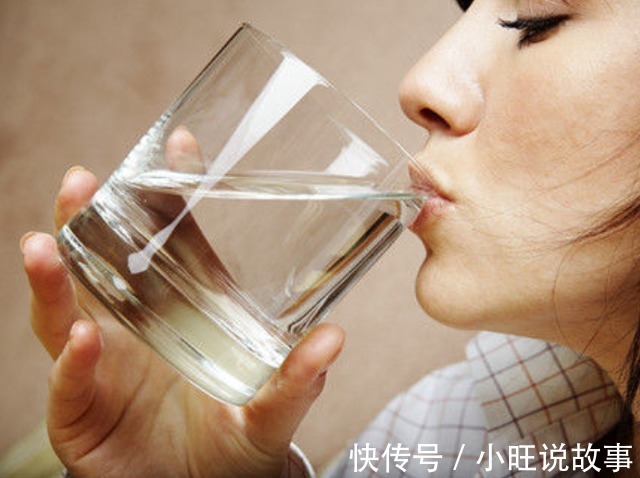 熬夜|比熬夜还要“催人老”的喝水习惯，劝你尽早改正