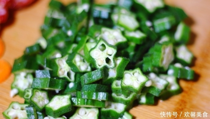 秋葵|秋葵第一次这么做,又简单又营养,不吃秋葵的孩子都夸太好吃