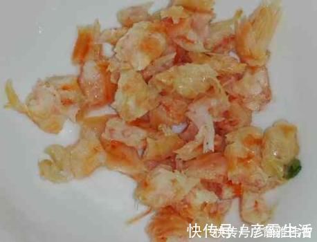 烫面|萝卜丝饼这做法最好吃,不发面也不烫面,薄皮馅多,咬一口还流汁